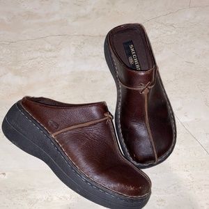 Skechers slide on loafers